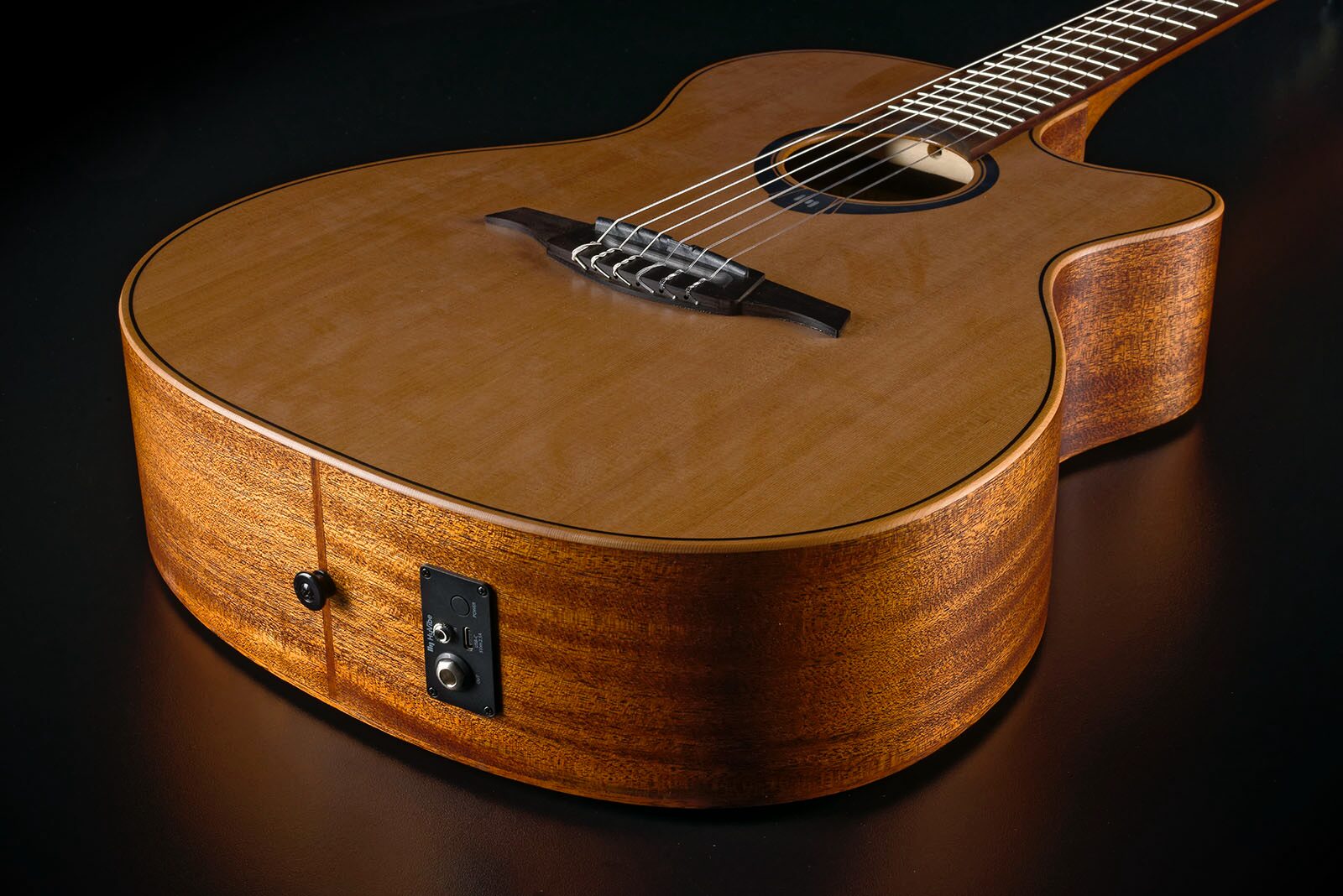 LAG HV10-N-ACE NYLON HYVIBE 2 SMART GUITAR