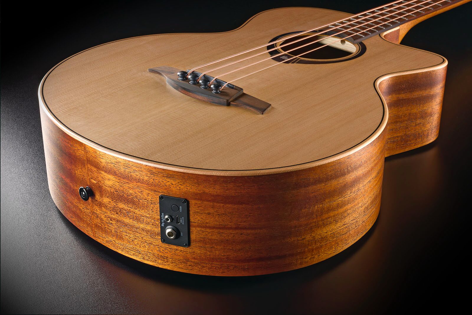 LAG HV10BCE HYVIBE 2 JUMBO ACOUSTIC SMART BASS