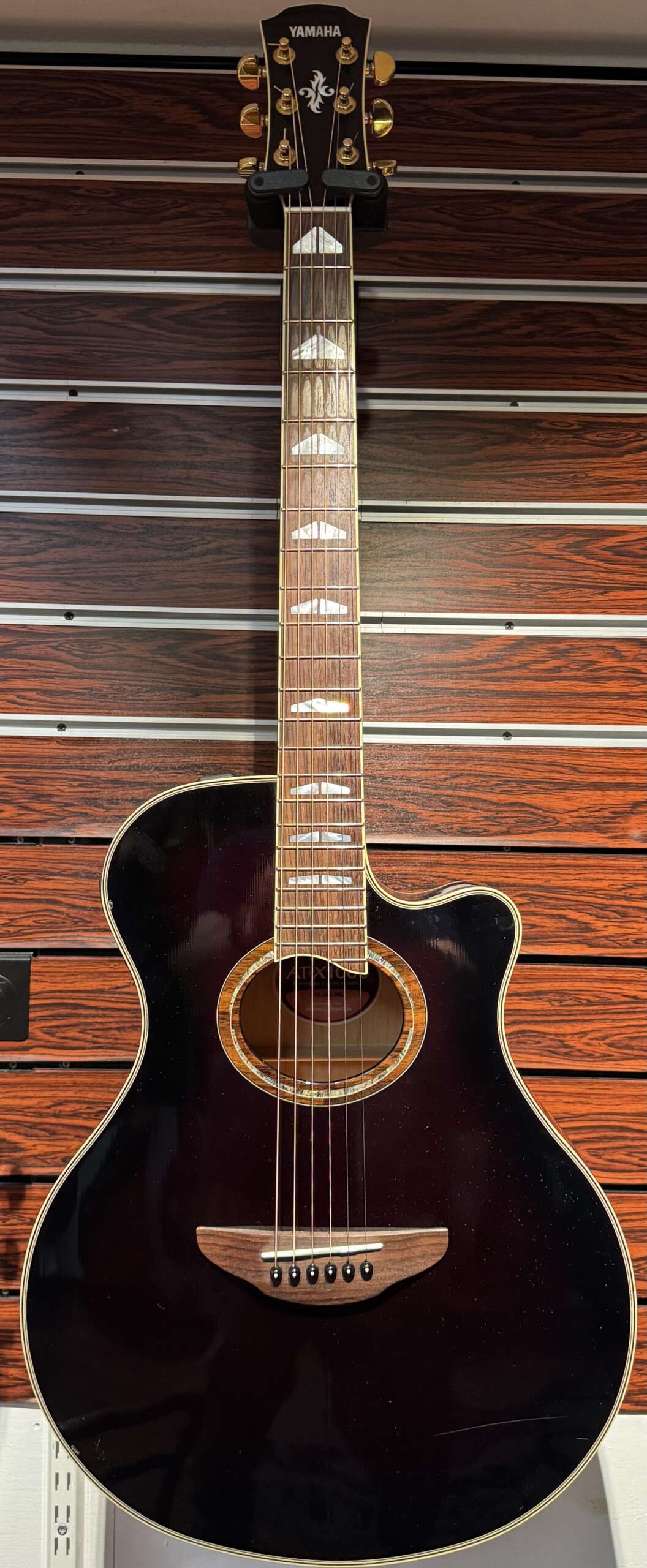 KÄYTETTY YAMAHA APX1000 MBL