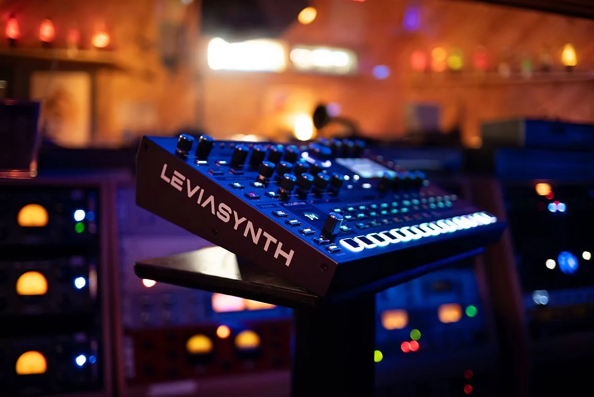 ASM LEVIASYNTH DESKTOP