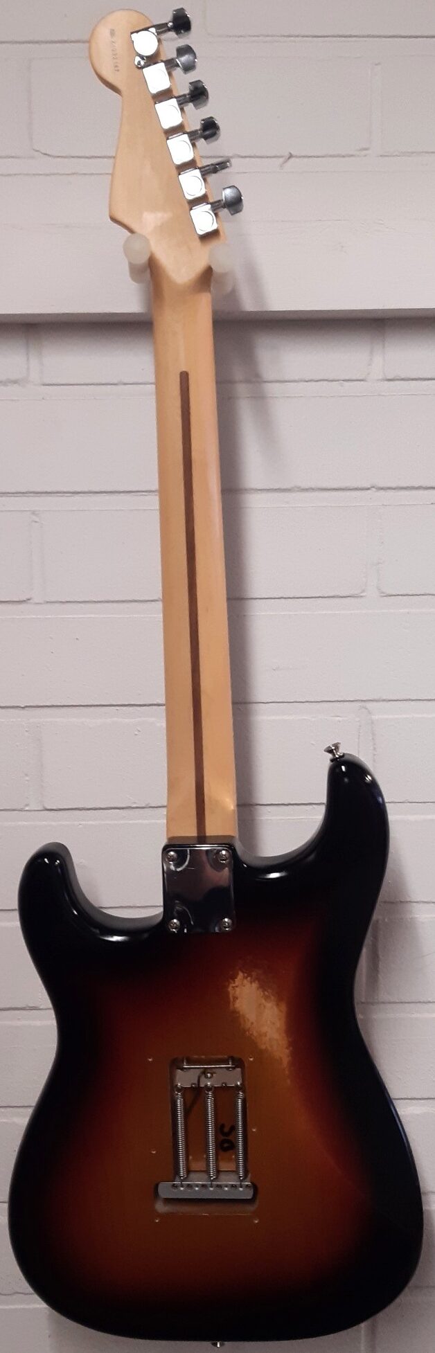 KÄYTETTY FENDER HIGHWAY ONE STRATOCASTER RW 3TS