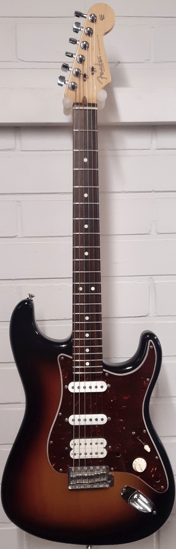 KÄYTETTY FENDER HIGHWAY ONE STRATOCASTER RW 3TS